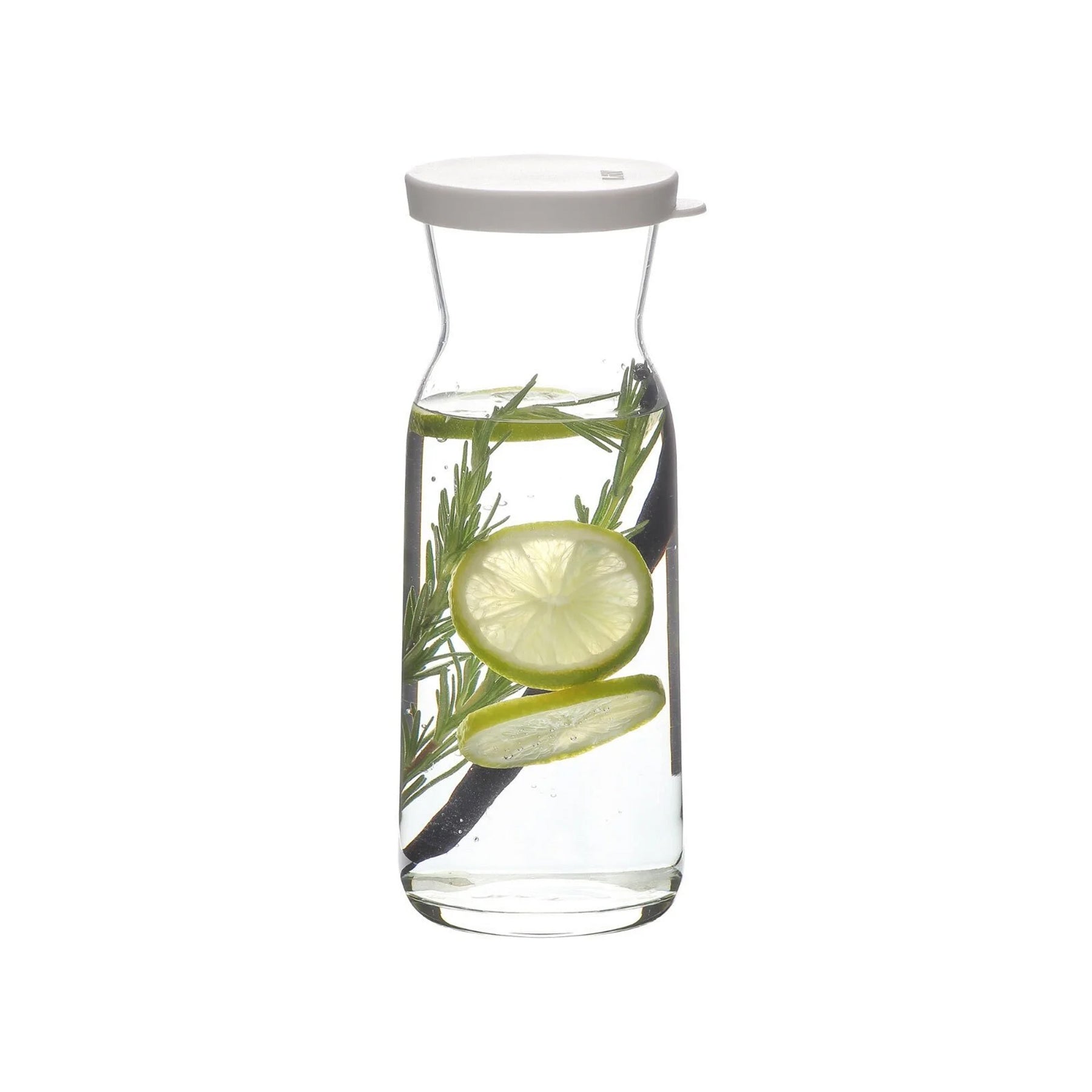 LAV Fonte Karaffe - 700 ml (23 3/4 oz) - Einzelansicht - Moment der Nutzung